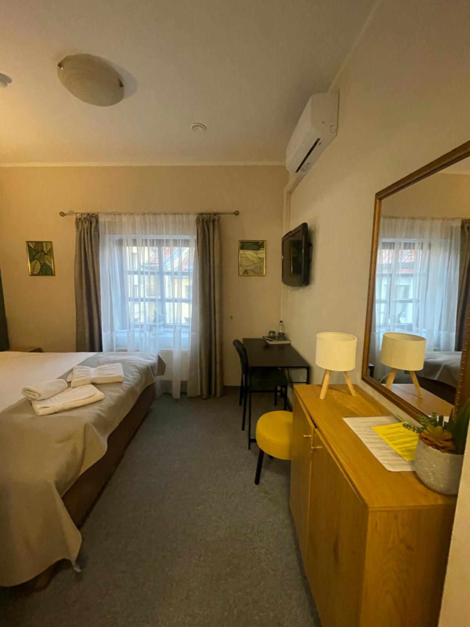 Apple Economy Hotel Κάουνας Εξωτερικό φωτογραφία