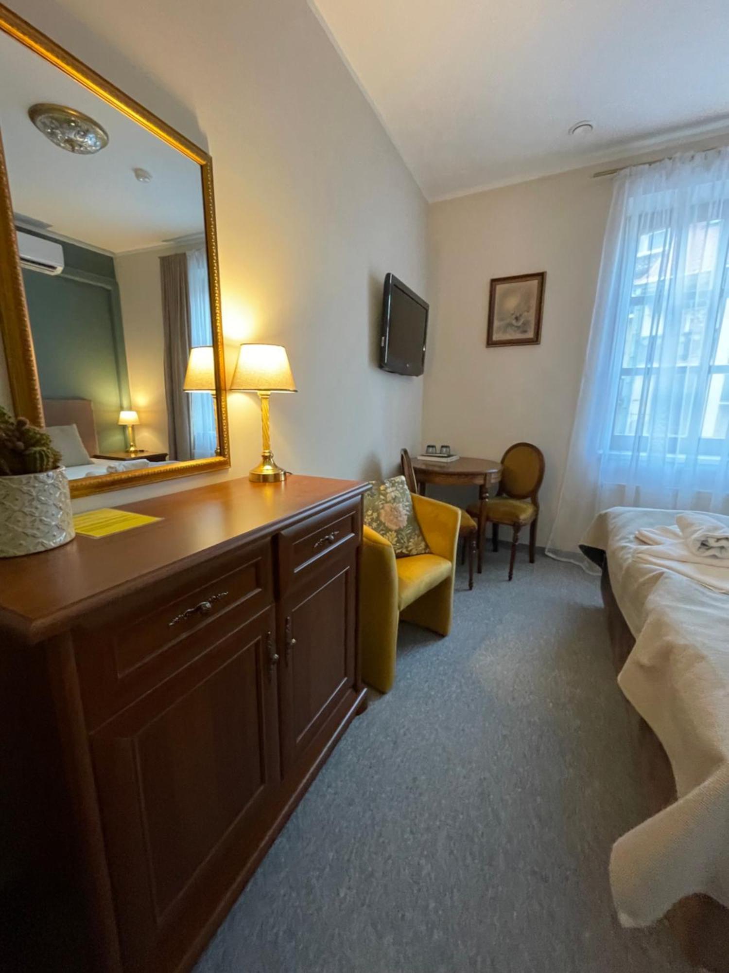 Apple Economy Hotel Κάουνας Εξωτερικό φωτογραφία